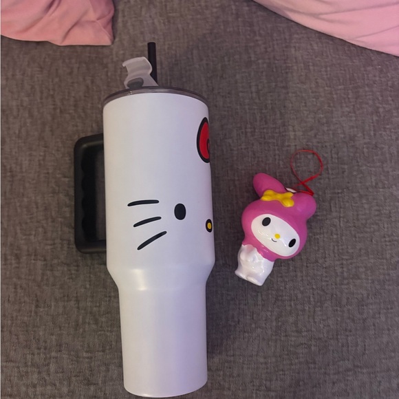 Hello Kitty - Picture 5 of 6